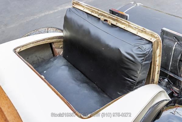 Photo of 1929 Ivory Packard 640