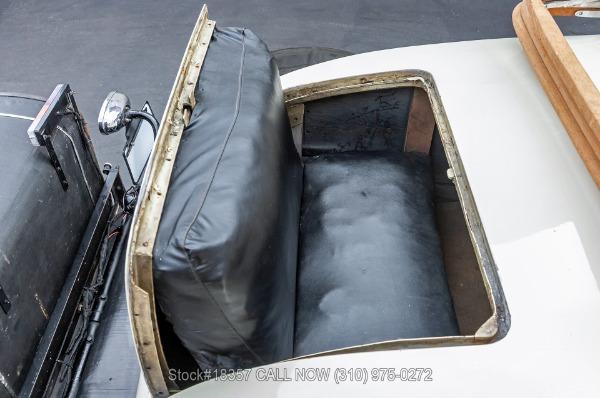 Photo of 1929 Ivory Packard 640