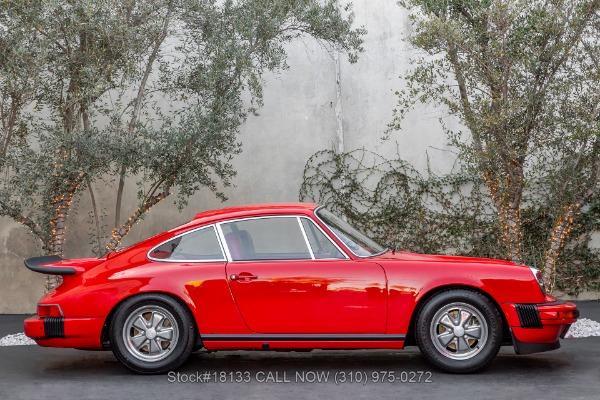 Photo of 1976 Red Porsche 911