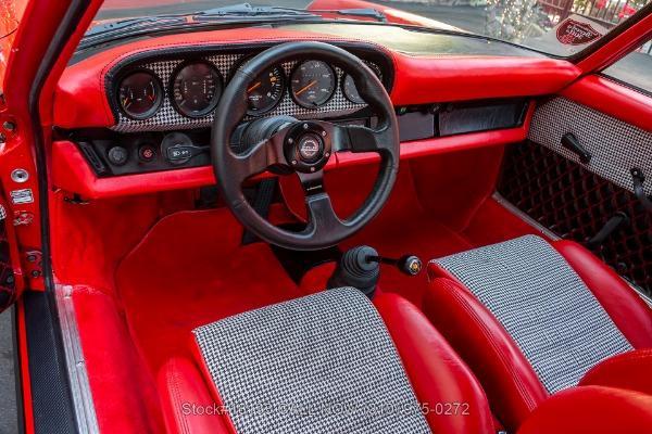 Photo of 1976 Red Porsche 911
