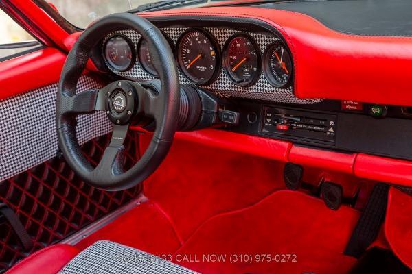 Photo of 1976 Red Porsche 911