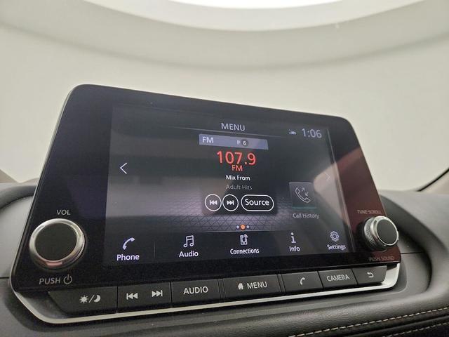 Photo of 2021 Gray Nissan Rogue