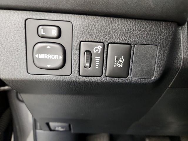 Photo of 2017 Gray Toyota RAV4