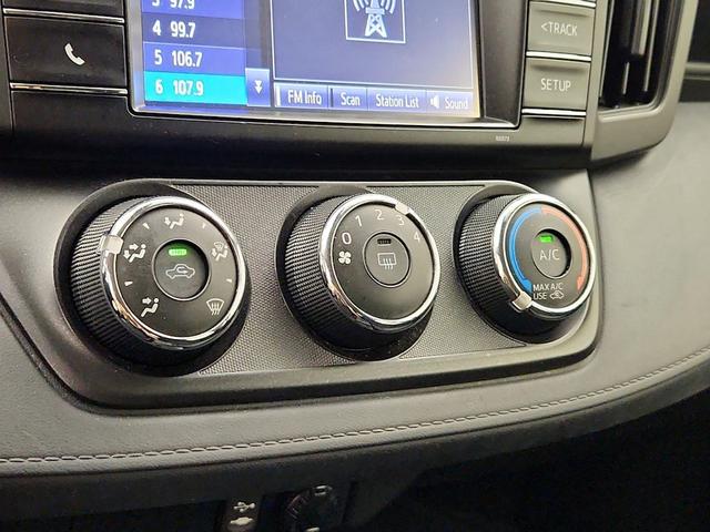 Photo of 2017 Gray Toyota RAV4
