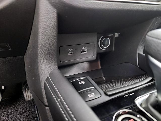 Photo of 2023 Red Nissan Kicks