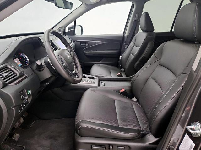 Photo of 2023 Gray Honda Ridgeline