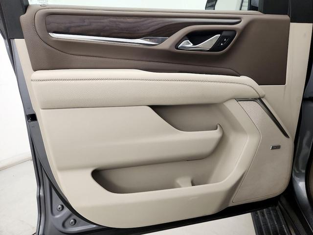 Photo of 2021 Silver GMC Yukon XL