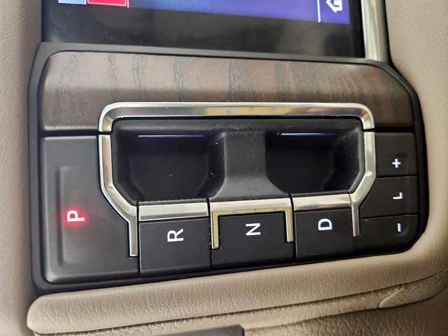 Photo of 2021 Silver GMC Yukon XL