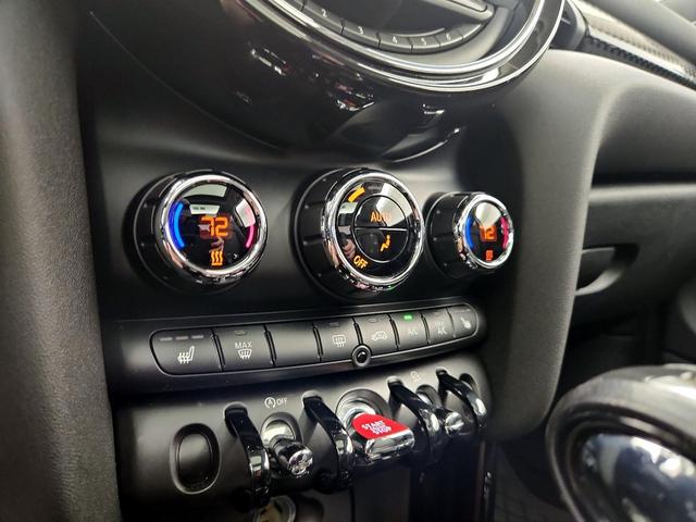 Photo of 2017 Silver MINI Hardtop