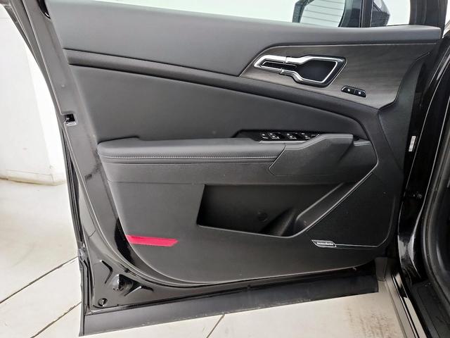 Photo of 2025 Black Kia Sportage Plug-In Hybrid