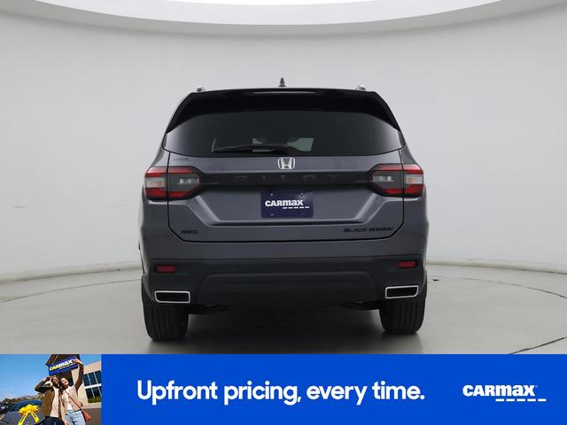 Photo of 2025 Gray Honda Pilot