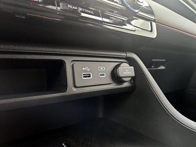 Photo of 2025 Gray Honda Pilot