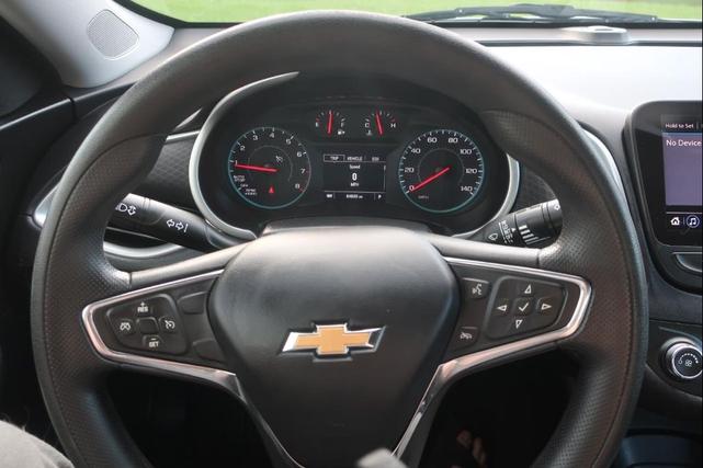 Photo of 2020 Silver Ice Metallic Chevrolet Malibu