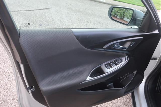 Photo of 2020 Silver Ice Metallic Chevrolet Malibu