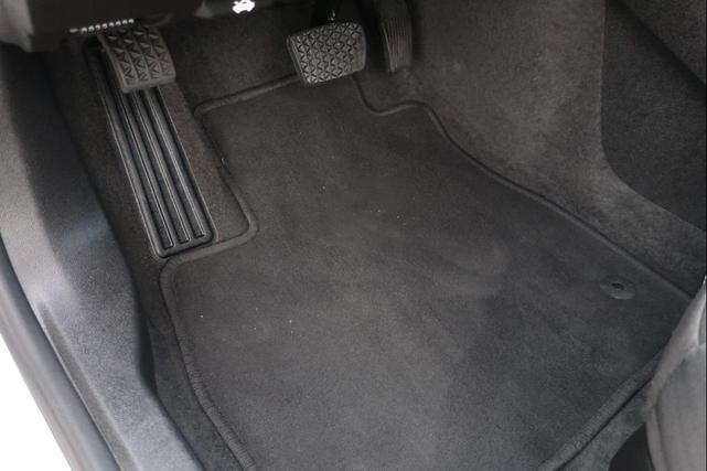 Photo of 2020 Silver Ice Metallic Chevrolet Malibu