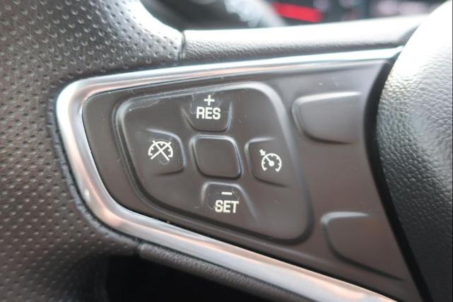 Photo of 2020 Silver Ice Metallic Chevrolet Malibu