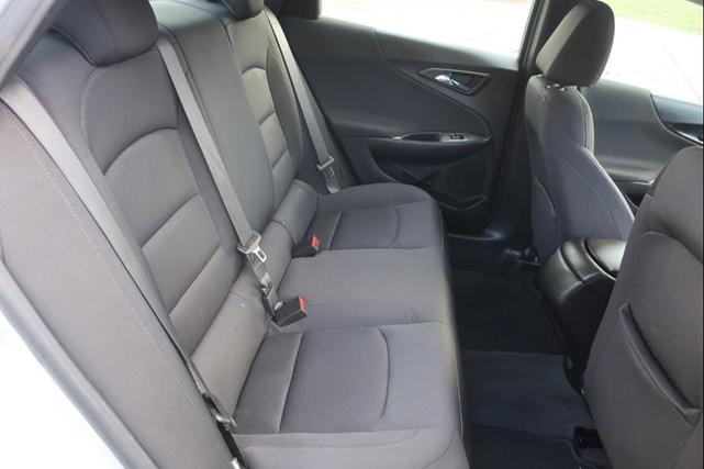 Photo of 2020 Silver Ice Metallic Chevrolet Malibu