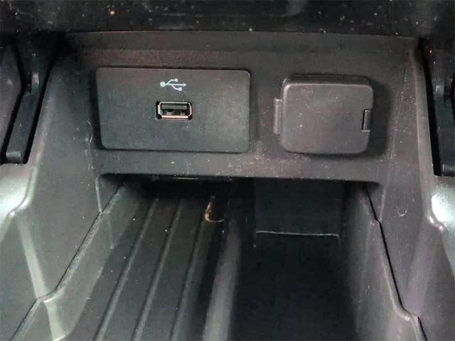 Photo of 2018 Oxford White Ford Explorer