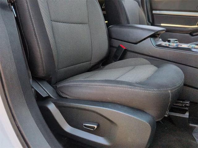 Photo of 2018 Oxford White Ford Explorer
