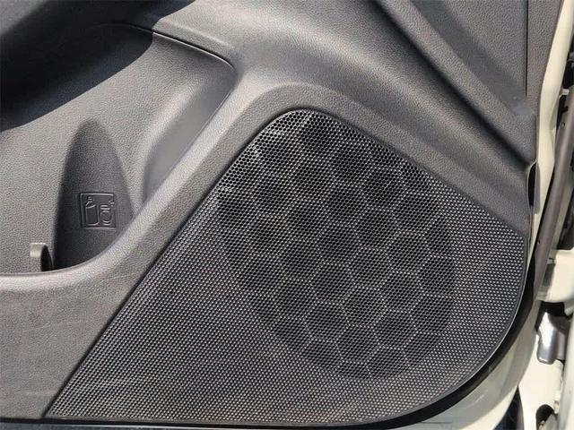 Photo of 2022 Crystal White Pearl Subaru Crosstrek