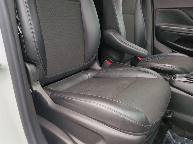 Photo of 2017 Summit White Buick Encore
