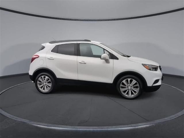 Photo of 2017 Summit White Buick Encore
