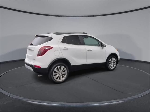 Photo of 2017 Summit White Buick Encore