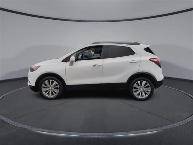Photo of 2017 Summit White Buick Encore