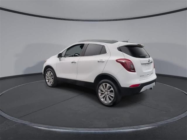 Photo of 2017 Summit White Buick Encore