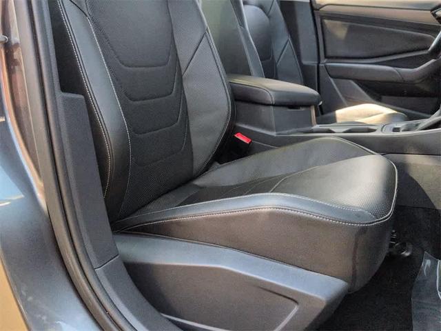 Photo of 2019 Platinum Gray Metallic Volkswagen Jetta