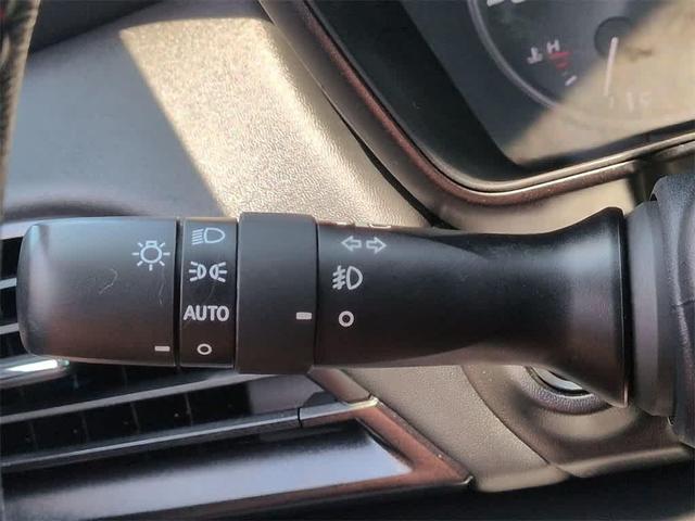 Photo of 2023 Crystal White Pearl Subaru Legacy