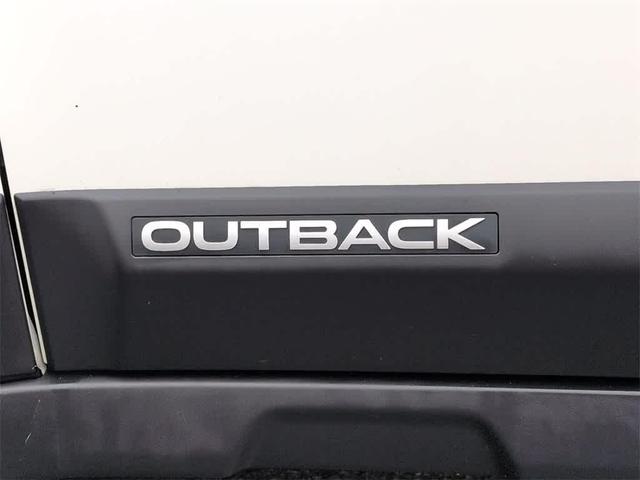 Photo of 2014 Satin White Pearl Subaru Outback