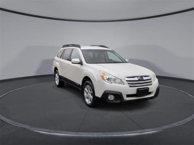Photo of 2014 Satin White Pearl Subaru Outback