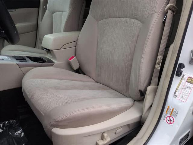 Photo of 2014 Satin White Pearl Subaru Outback