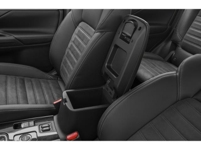 Photo of 2020 Pearl White Mitsubishi Outlander