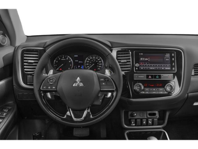 Photo of 2020 Pearl White Mitsubishi Outlander