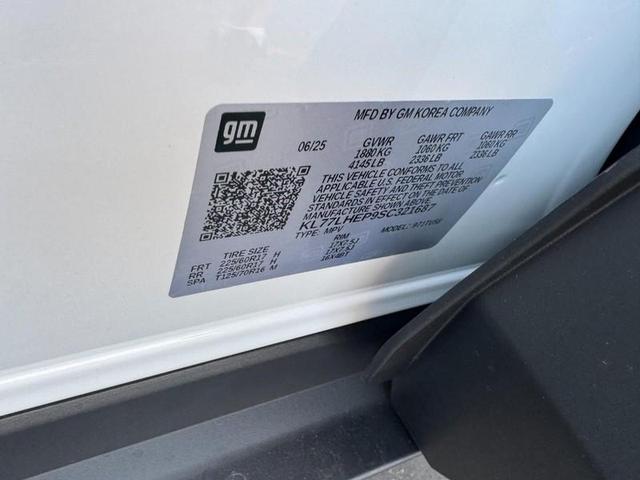 Photo of 2025 Summit White Chevrolet Trax