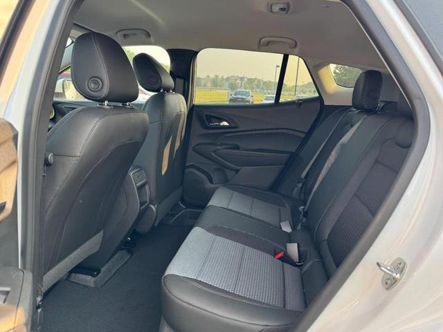Photo of 2025 Summit White Chevrolet Trax