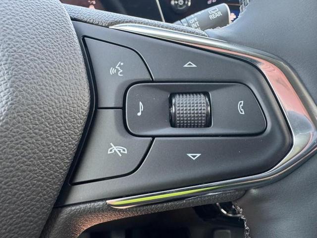 Photo of 2025 Summit White Chevrolet Trax