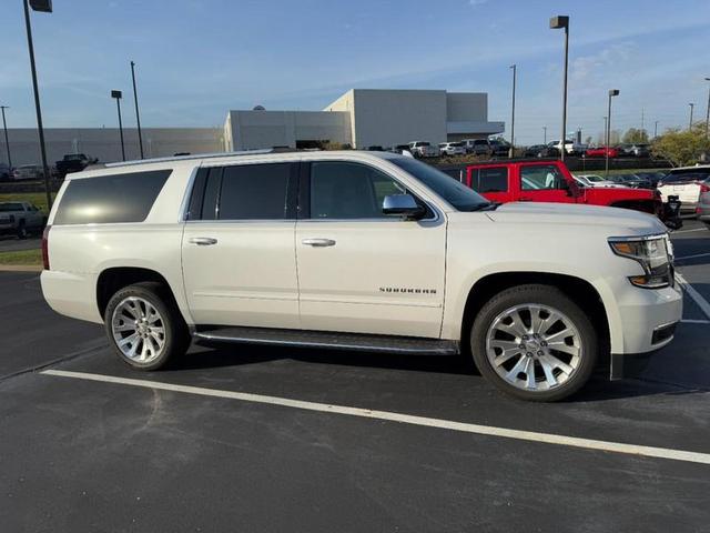 Photo of 2019 Iridescent Pearl Tricoat Chevrolet Suburban