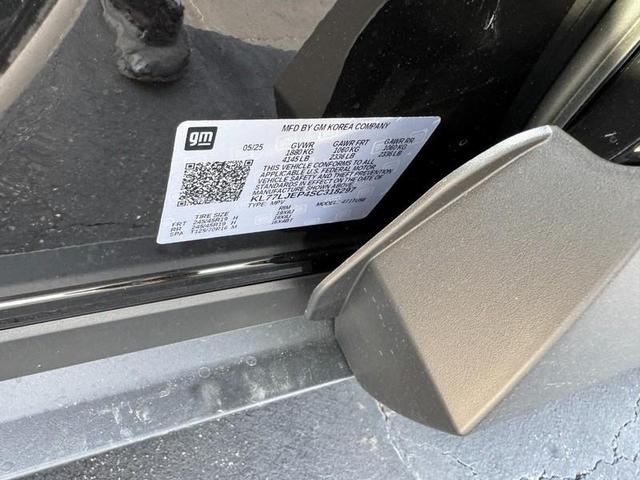 Photo of 2025 Mosaic Black Metallic Chevrolet Trax