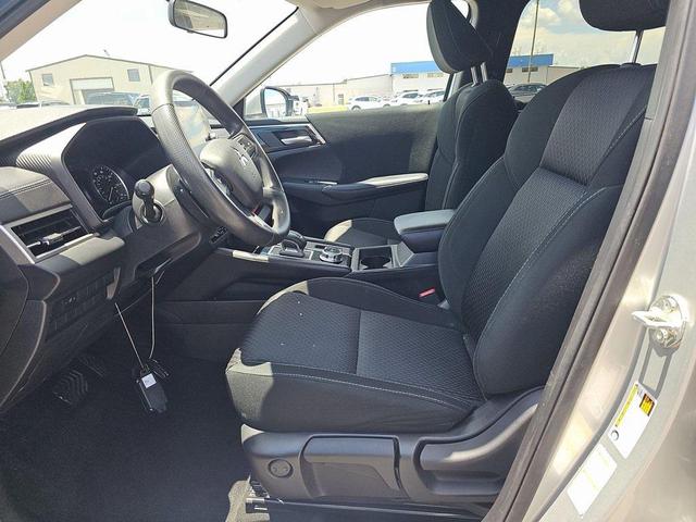 Photo of 2024 Alloy Silver Metallic Mitsubishi Outlander