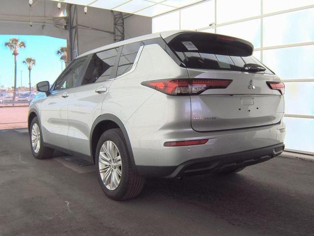 Photo of 2024 Alloy Silver Metallic Mitsubishi Outlander
