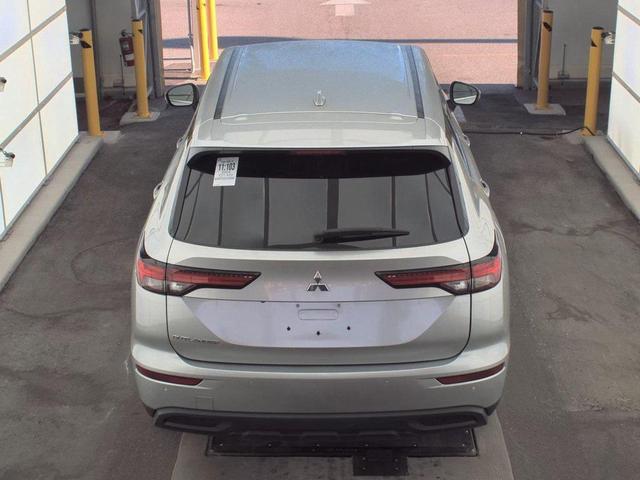 Photo of 2024 Alloy Silver Metallic Mitsubishi Outlander