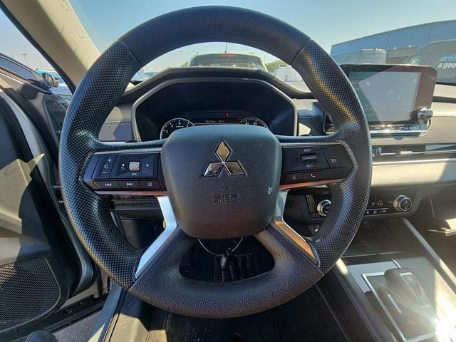 Photo of 2024 Alloy Silver Metallic Mitsubishi Outlander