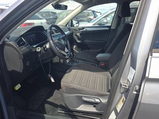 Photo of 2024 Platinum Gray Metallic Volkswagen Tiguan