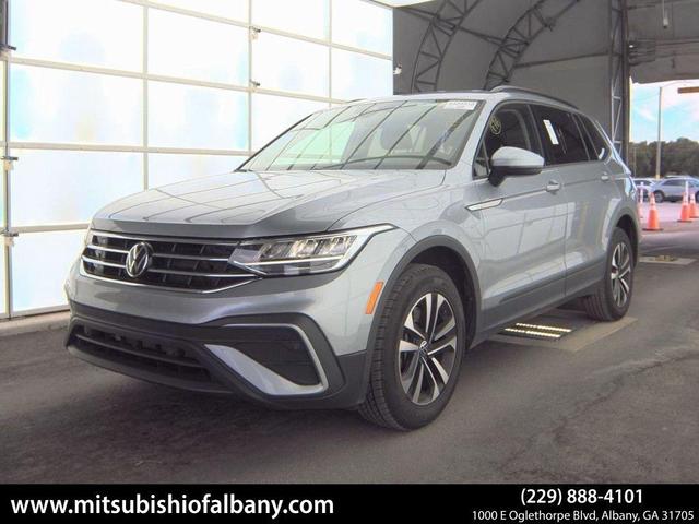 Photo of 2024 Platinum Gray Metallic Volkswagen Tiguan