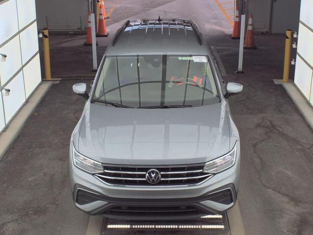 Photo of 2024 Platinum Gray Metallic Volkswagen Tiguan