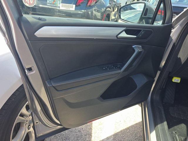 Photo of 2024 Platinum Gray Metallic Volkswagen Tiguan