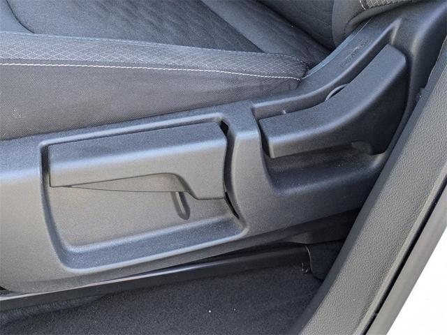 Photo of 2024 Glacier White Nissan Pathfinder